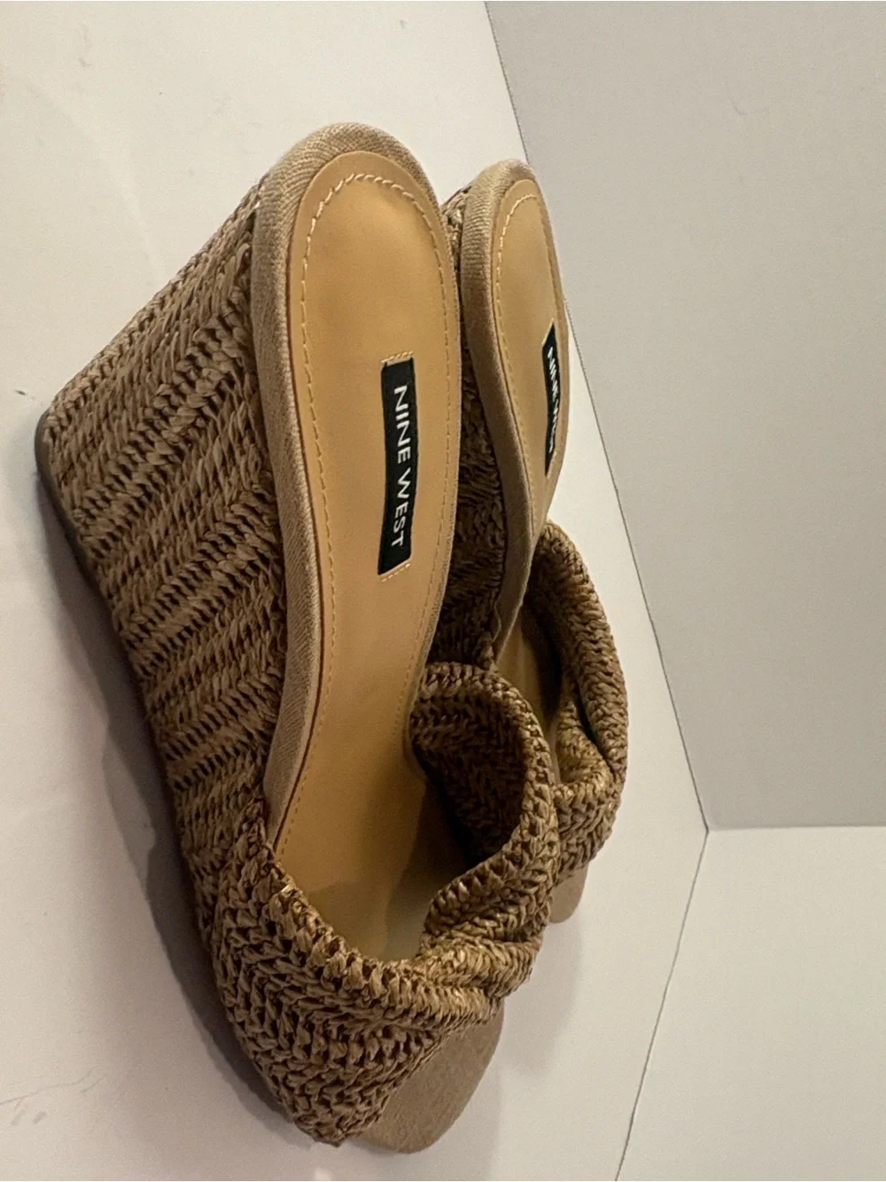 Nine West Nikhil twist wedge sandals 9.5